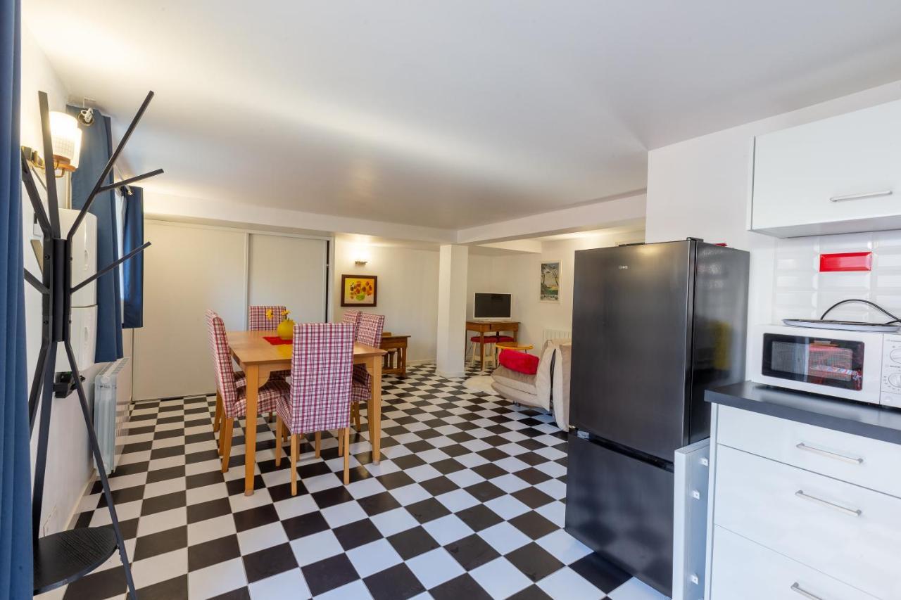 Maison Foncillon-chay Classee Pmr *